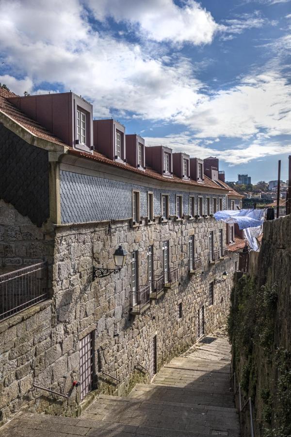 Hotel Timbre Virtudes OOporto Exterior foto The facade of the barracks